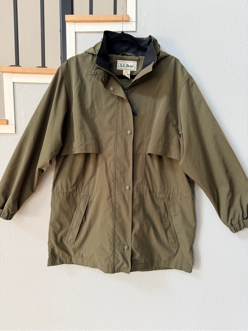 VTG L.L. Bean Olive Green Rain Jacket Novelty Camping Trim Women’s L GUC